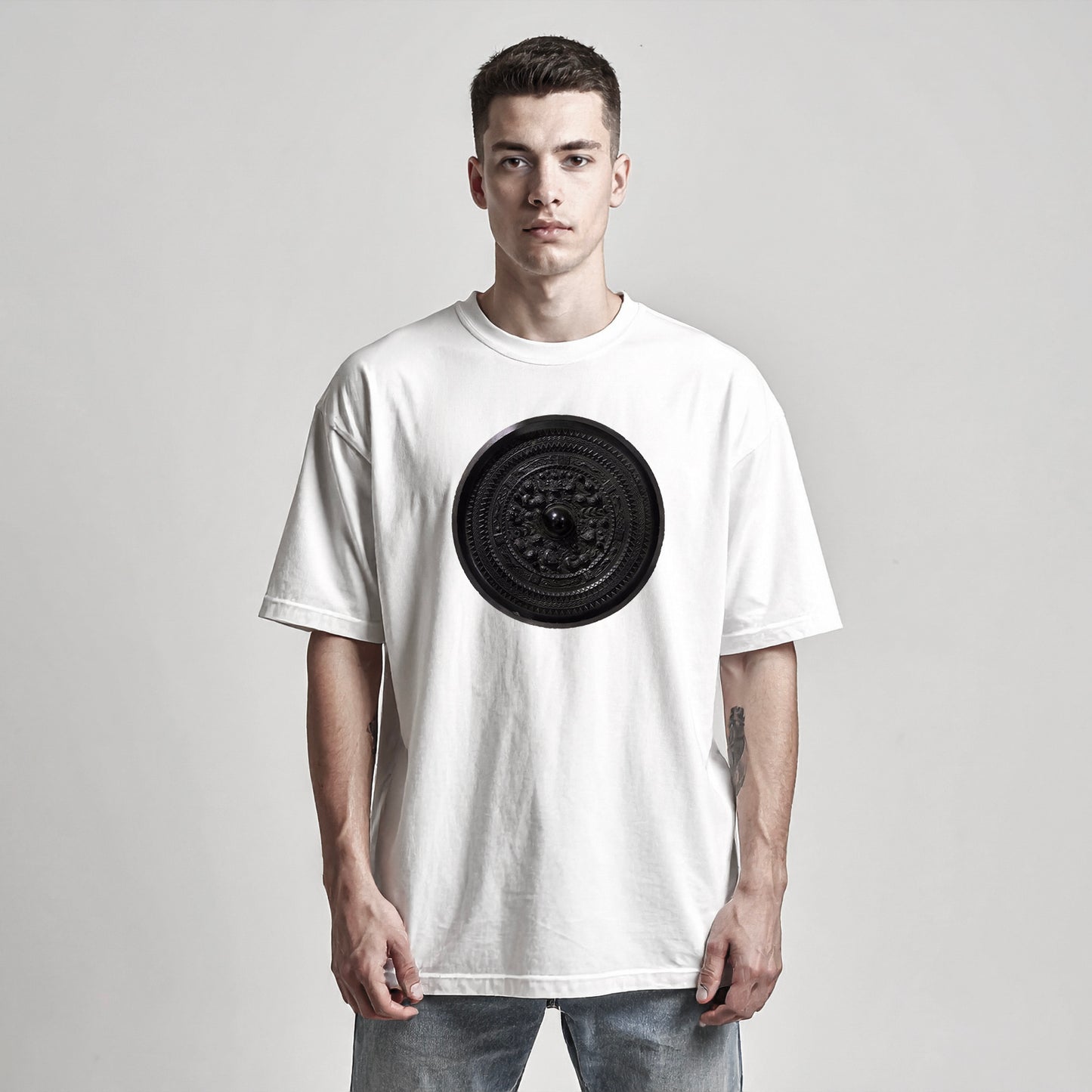 Triangular-Rimmed Deity and Beast Mirror  